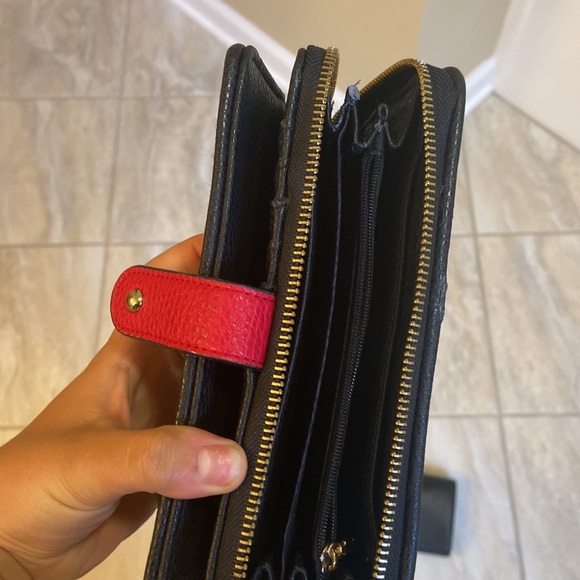 BUY ONE GET ONE FREE: WRISTLET - Picture 3 of 4